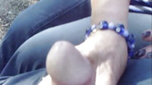 பெரிய இயற்கை மார்பகங்கள்