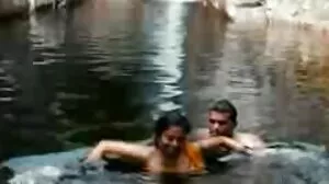 அடிபணிந்த டீன் விரல்