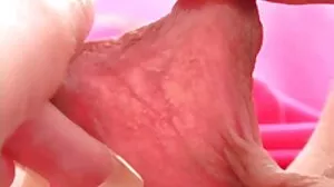 சோம்பேறியான மாற்றாந்தாய் அதை புகைபிடித்தார்