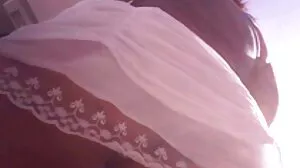 ஸ்வீட் நெஸ்ஸி பொதுவில் புணர்ந்து ஜிஸ் செய்தார்