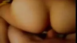 மாற்றாந்தாய் ஜேனட் மற்றும் டீன் ஏஜ் அலெக்ஸ் டேனர் மூவர் உடலுறவில் ஒரு சேவல் இடிக்கிறார்கள்
