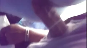 கிசுகிசுப்பான குரல் டீன் ஏஜ் பெரிய சேவல் அந்நியன்