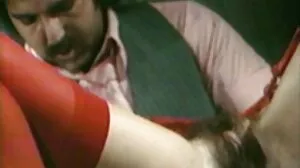 வளர்ப்பு சகோதரி வாய் கொப்பளிக்கிறார்
