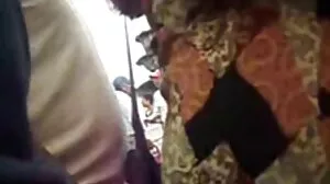 தபூ டீன் விரலைச் சுழற்றி புணர்ந்தான்