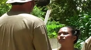 வெப்கேமராவில் செக்ஸ்டோய்களுடன் விளையாடும் அழகான அழகி டீன்