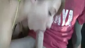 டீன் புஸ்ஸி குமிழ்கள் ஜிஸ்