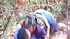 கம்ஷாட்டுக்கு முன் ஸ்பெக்ஸ் டீன் ஜெர்க்கிங் சேவல்